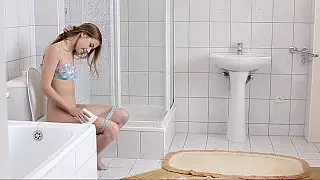 سخونة بيديه