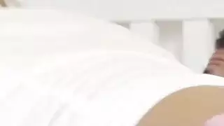 Stepmom ينضم الزوجان في سن المراهقة لثلاثي