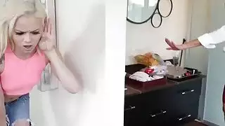 جبهة مورو مع كبير الثدي الكسيس يأخذ على حزام من خلف