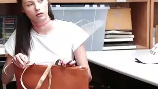 وكان الحلويات كارولينا كس استغل من قبل ضابط LP