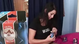 جنسي صغير الثدي بالإصبع بعيدا