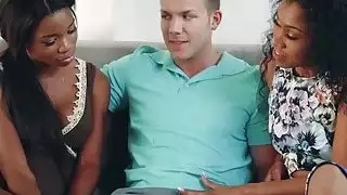 تمت مشاركة Black MILF ياسمين وميا مع الديك فرنك بلجيكي