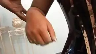 حار بين الأعراق مجموعة من ثلاثة أشخاص