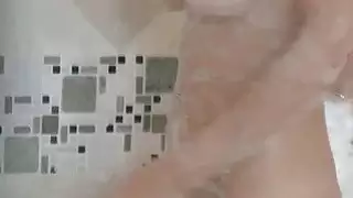 الديك في الحلمه كبيرة في سن المراهقه