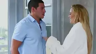 شيري ديفيل وكيلي غرين تمتص وركوب ديك ضخمة على السرير