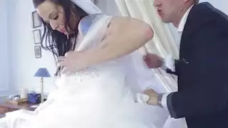 سيموني لا يمكن أن تقاوم من أفضل مان ديك كبيرة ويسمح له باوند الحمار