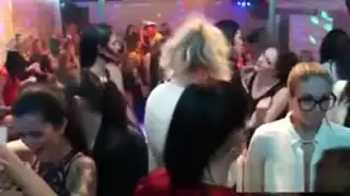الفراخ حار الحصول على مجنون تماما وعارية في الطرف المتشددين