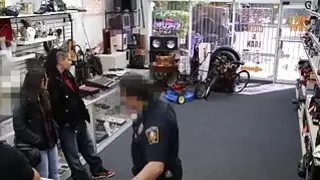 Thieves الكلبات يحصل على ما قادم اليهم