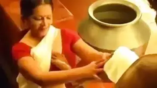 الساخنه والام والابن Bedtime الرومانسية والتدليك - Hotmoza.com