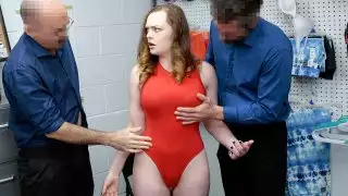 سارق مراهق مفلس يحصل على جرده ومارس الجنس