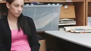 بدأت بوبي مص عليه وقصفت بوسها بجد وعميقة