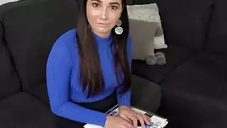 كتي الشباب متحمس كارلي غراي على استعداد لاختراق عميق