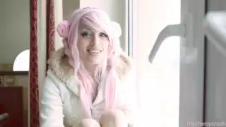 المتلصص الوردي