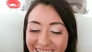 في سن المراهقة مارينا الملاك هو سخيف رائع