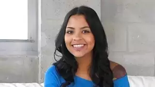 صغيرة في سن المراهقة لاتينا نيكي كاي كبيرة