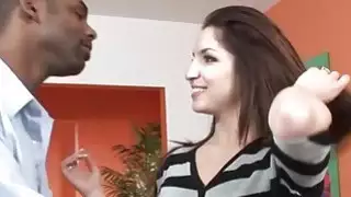 ترينا يحب الحصول على قصف من قبل رجلين