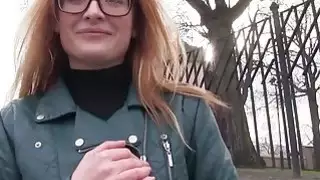 حلو محلوق العضو التناسلي النسوي الدوي في الهواء الطلق بوف نقدا