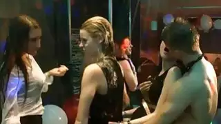 حزب fuckfest unrestrained مع الاطفال والكتل