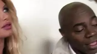 يجعلها كبير تايلور ارتكب حماقة ابنها البالغ من العمر يرضي له بي بي سي