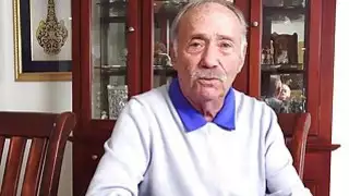 الرجل العجوز يأخذ الفياجرا ويلعق ميشيل مارتينيز كس الرطب في سن المراهقة