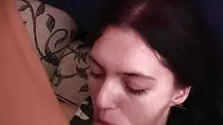 من الصعب الحلق الإسكات إلى جميلة ايمو في سن المراهقة