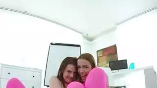الكسيس كريستال وتيميا بيلا VR اللعنة الثلاثي