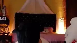 الحلو يبحث في سن المراهقة إغاظة على كاميرا ويب