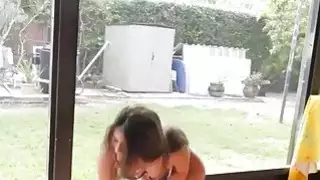 Sweet hottie Jeleana Marie الحصول على الديك ضخمة ليمارس الجنس