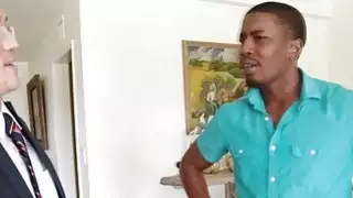 مبادلة فتاته للأعشاب الضارة
