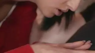 فاتنة في الملابس الداخلية الداعر في غرفة النوم