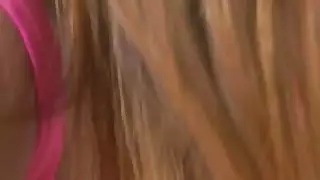 مثليه الجنس حواف في صالة الألعاب الرياضية