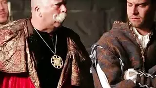 ساحرة شقراء يحصل كس ملعوق بواسطة أسود عشيق