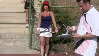 اللعنة الساخنة في الحمام مع Raquel Devine بعد فترة تنس