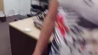 كبير الثدي اللاتينية فاتنة يعطي رئيس وثمل من قبل بيدق الرجل