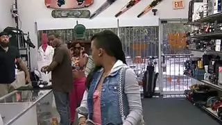 مرح الثدي خشب الأبنوس يعطي رئيس و railed في مرهن