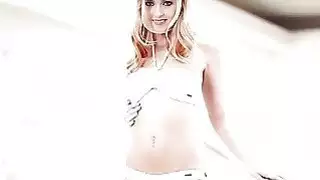 شقراء حلوة Abigaile جونسون يحصل لها الكمال كس مارس الجنس