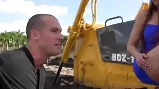 يحصل مارس الجنس مثير جبهة مورو العنبر تشيس من الخلف