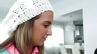 قصفت المربيات سيئة من قبل سيد المنحرف على الأريكة