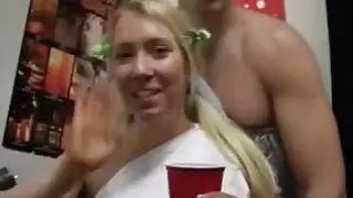يجب أن تدفع الكتاكيت ثمن خسارتها مع twats