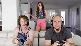 الأريكة التعاون مع وقحة