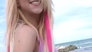 يحصل جوك الثابت داخل ثقب كس مرارا وتكرارا