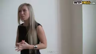 الروسية الفاسقة الرخيصة يحصل على المال مقابل اللسان