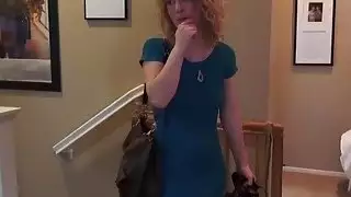 شعر شقراء مجعد حبيبتي تمتص لها ستيبد