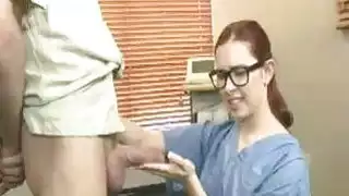 حصلت الممرضات في سن المراهقة الحق في الإجابة على هذا الرجل ED