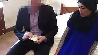 Curvy Arab vixen gets pussy nailed شاق و الثدي عصر