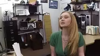 حار شقراء كتكوت يحصل على لها قصفت كس لؤلؤة عقد