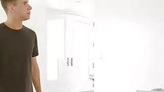 غنيمة كبيرة الأبنوس bangs البيضاء فرنك بلجيكي مع الديك