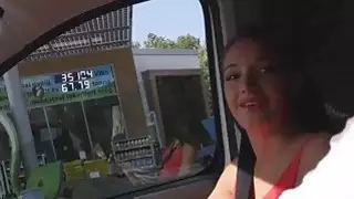 مشاهدة هذا hitchhiker فيليسيا قبلة لأنها أظهرت قبالة لها كبير الثدي كبيرة