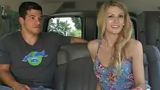 كبير الثدي babe الرياء جسدها الاصول