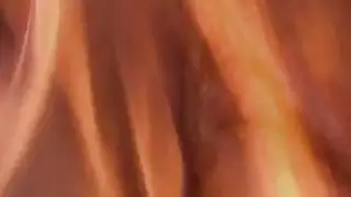 يذهب القديم بروس عشيق القديمة القذرة يتمتع برغي الدمى الشابة مثل